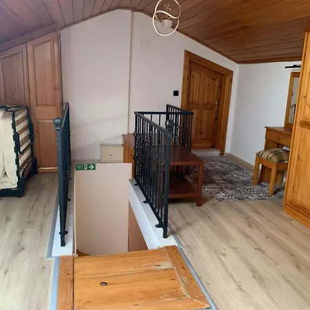 B Garden D-6 アパート *